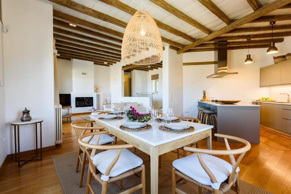 Villa Atlas, in the outskirts of Naousa Villa in Paros, Greece