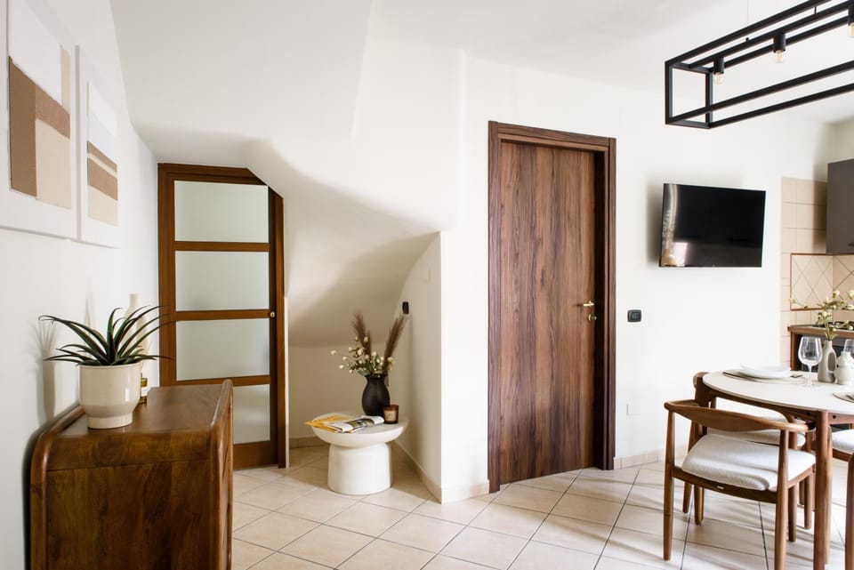 TV and multimedia, Kitchen or kitchenette, Living room, Dining area