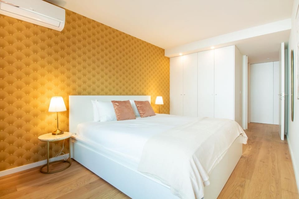 Golden Comfort CasaBela 7 Star by LovelyStay Apartment in Porto