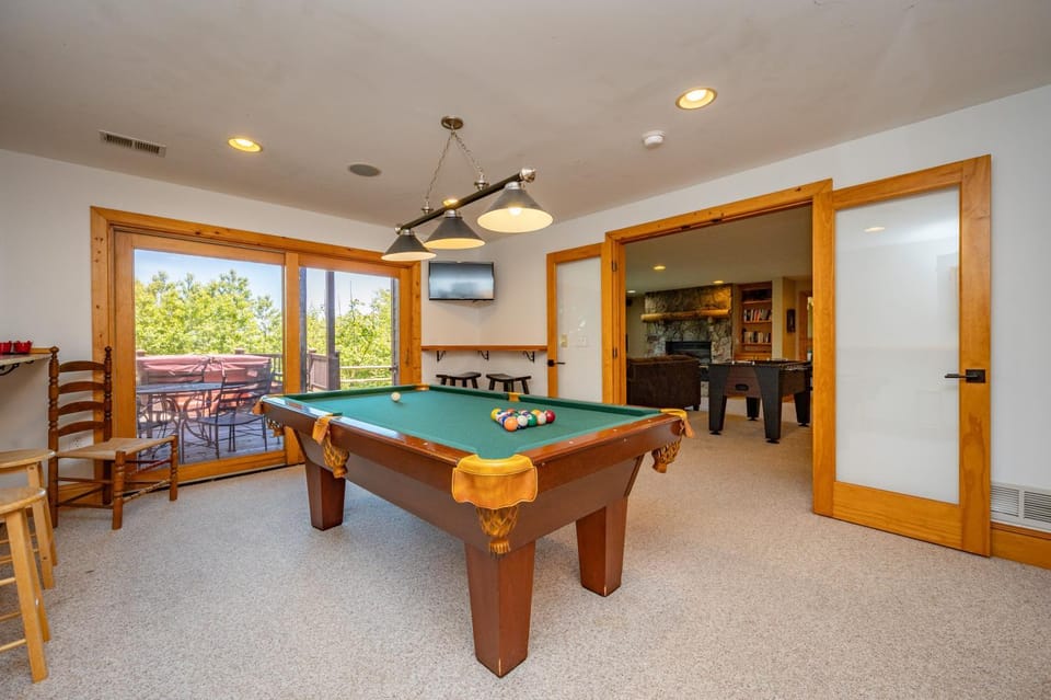 Mountain Rendezvous House in McHenry