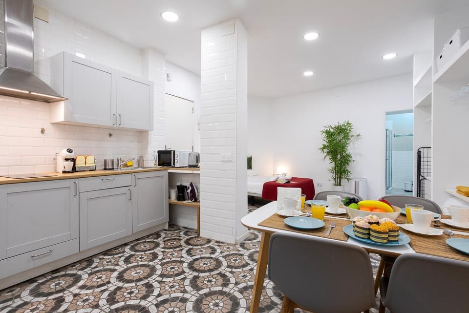 Kitchen or kitchenette, Living room, Dining area, microwave
