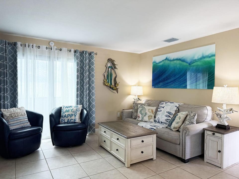 Sunburst Gulffront – Beach, Bay & Gulf Views Apartment in Manasota Key
