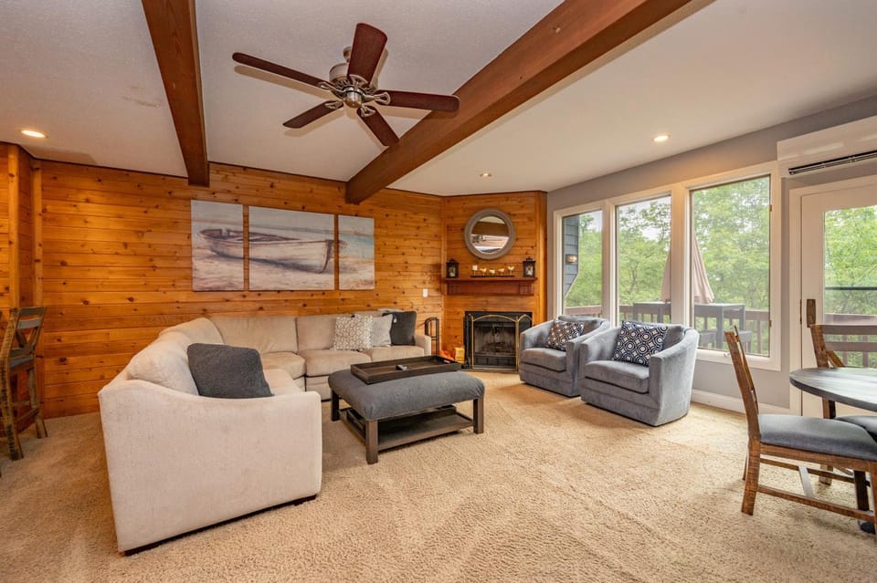 Fake It Till You Lake It by Railey Vacations House in McHenry