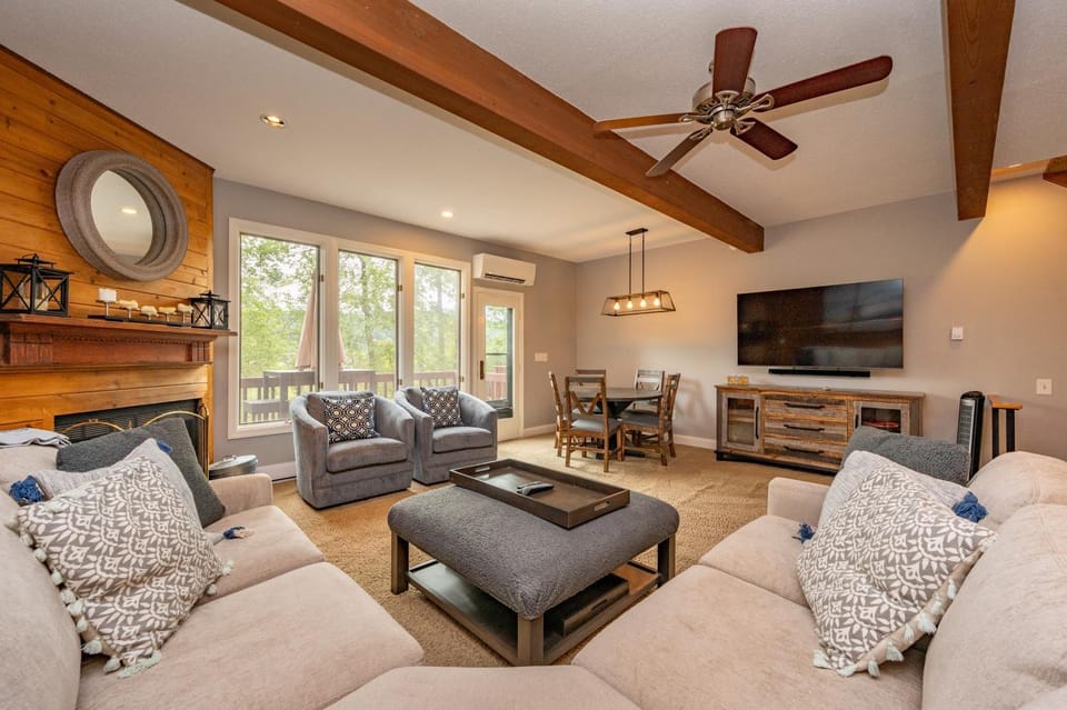 Fake It Till You Lake It by Railey Vacations House in McHenry