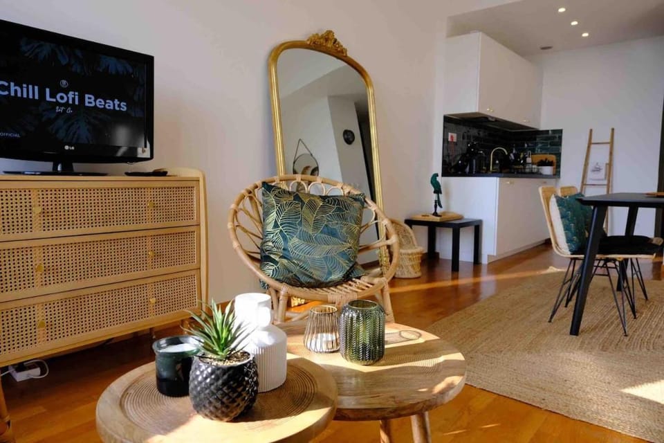 Cozy studio, exceptional view of Lympia harbor Apartment in Nice