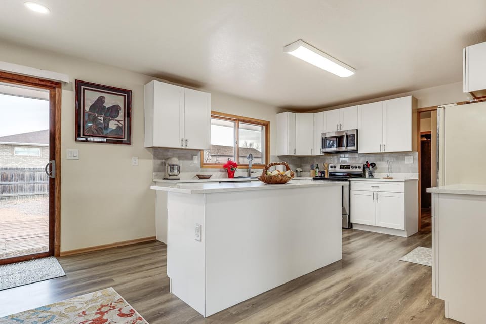 2 Mi to Golf Course! Family Home in Pueblo West House in Pueblo West