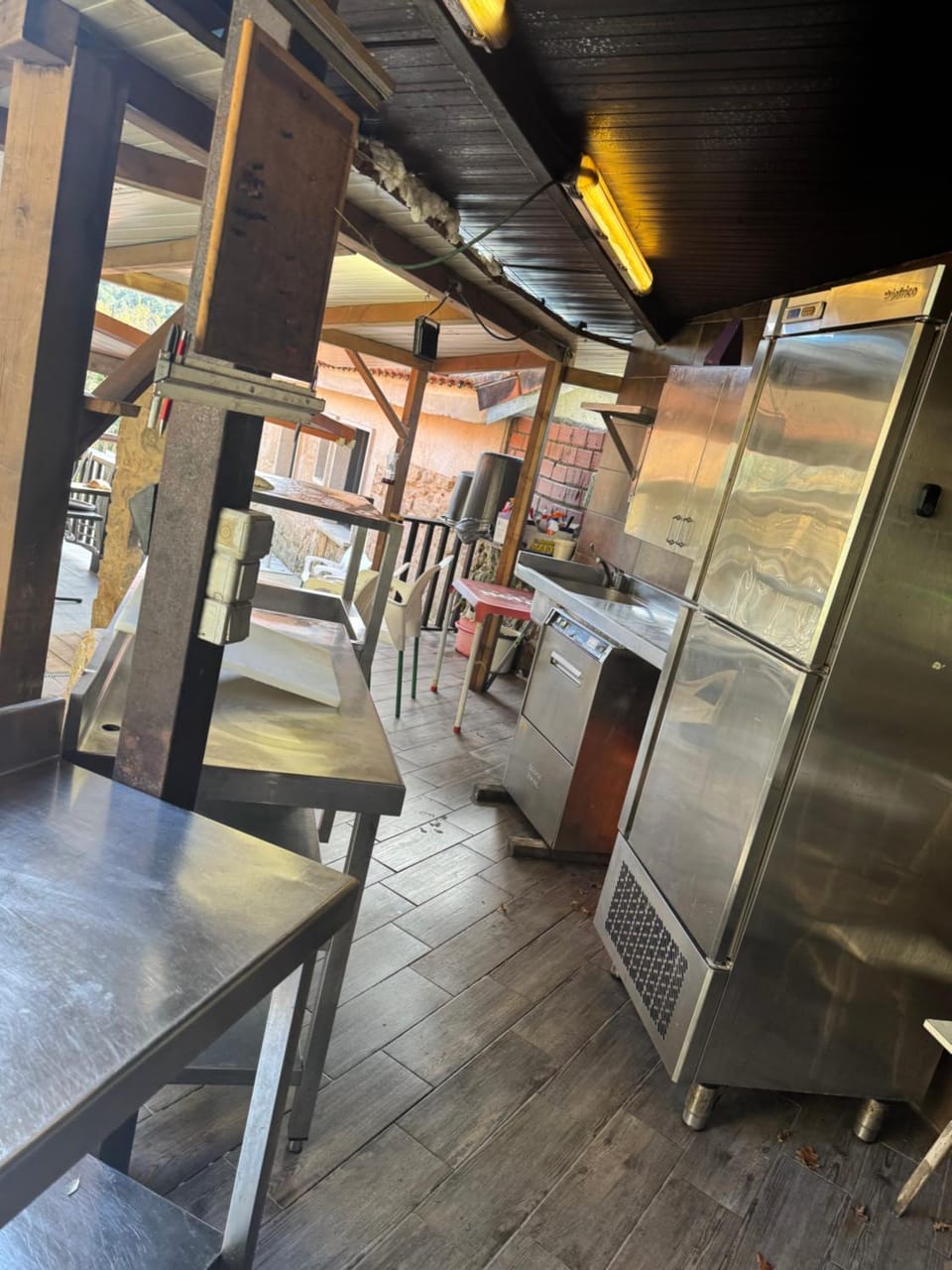 Kitchen or kitchenette, Lounge or bar