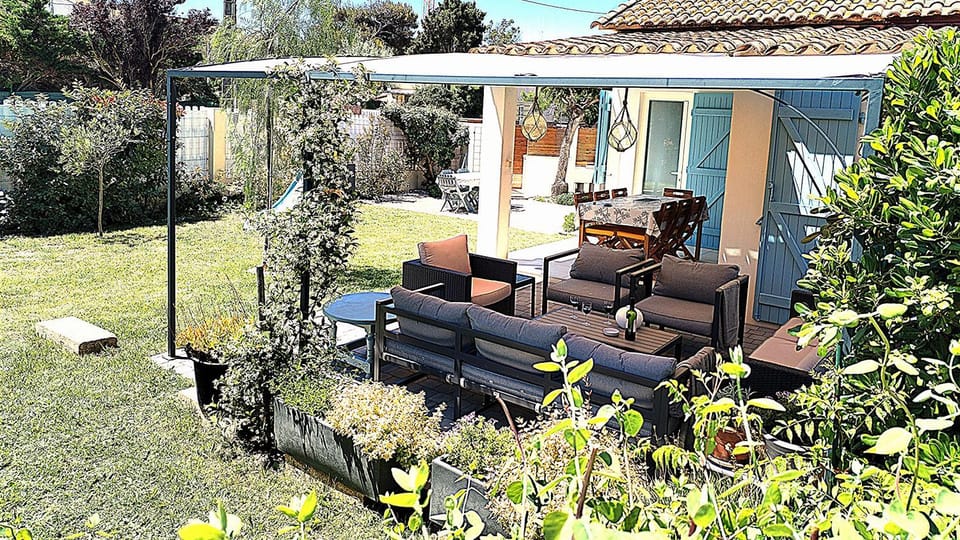 Patio, Garden view