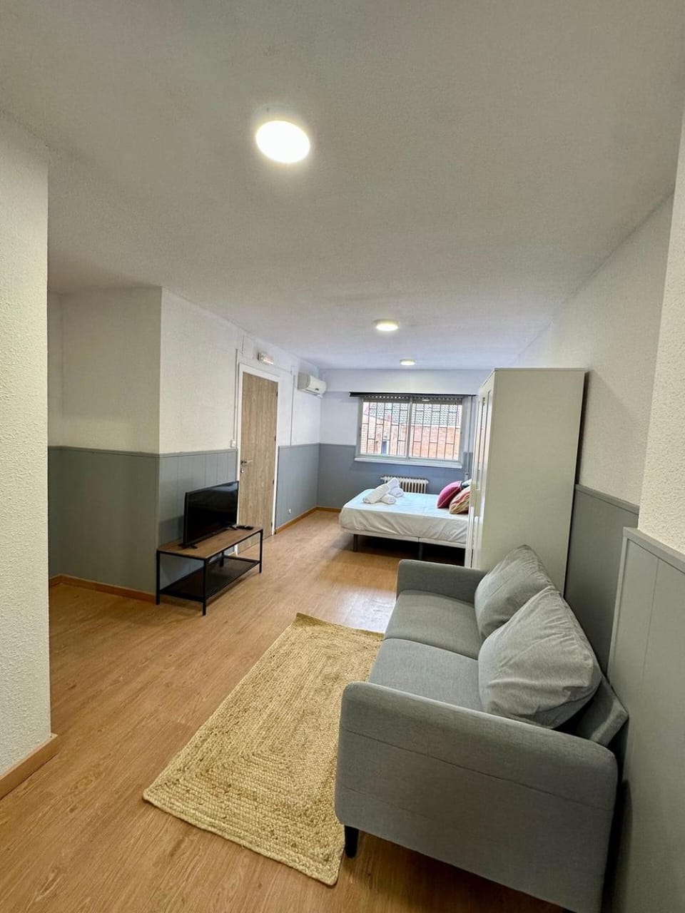 Bright and spacious studio near the center Apartment in Madrid
