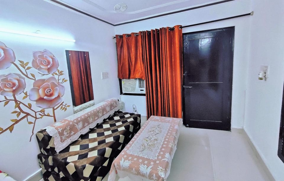 Seating area, Bedroom