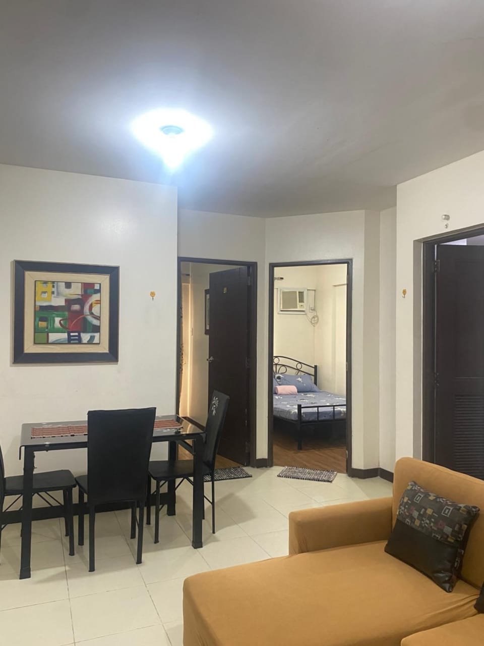 Bed, Living room, Photo of the whole room, Seating area, Dining area, Bedroom