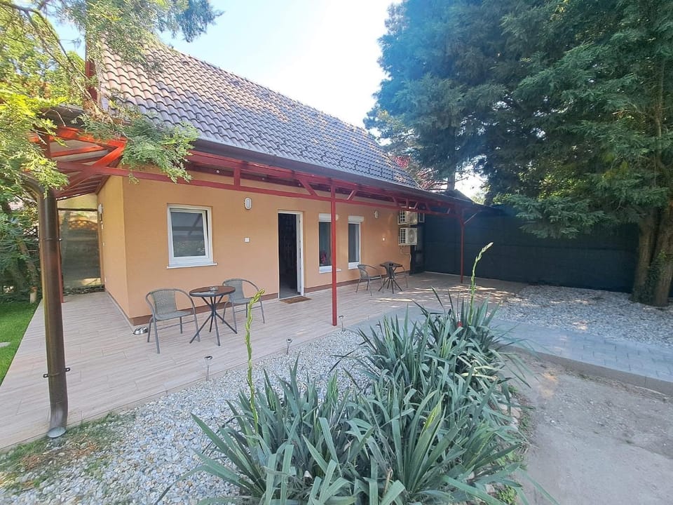 Vécsey Apartman Apartment in Siófok