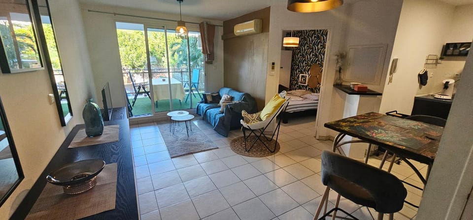 KAZ - Flamboyant Apartment in Saint-Denis