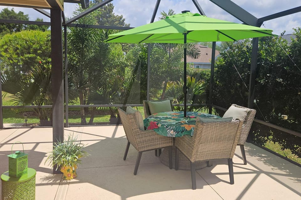 Golf, Dine & Relax Poolside! The Villages Retreat House in The Villages