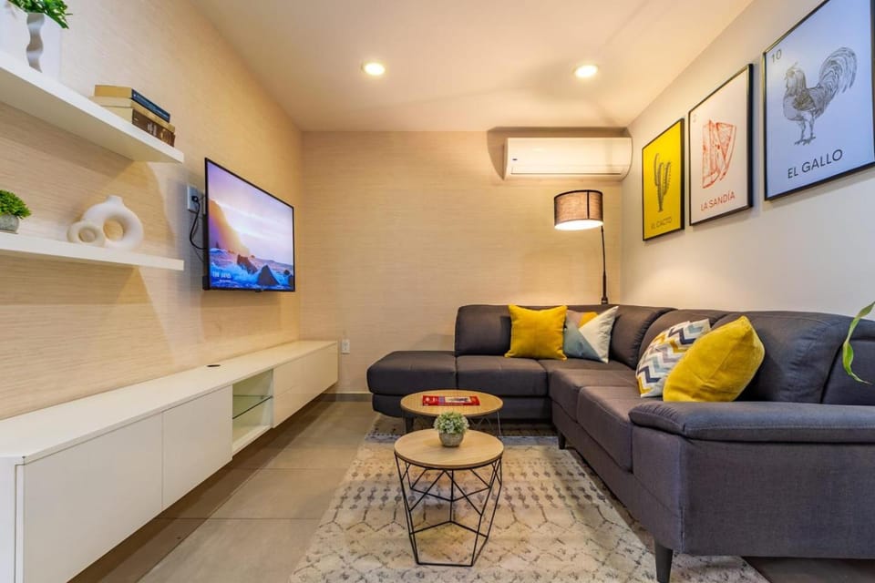 Hidden gem with AC balcony in trendy Roma Norte Apartment in Mexico City