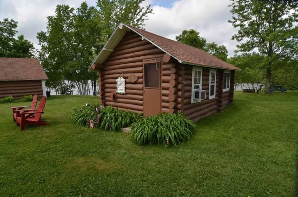 Cabin With Private Beach Cabin in Wisconsin