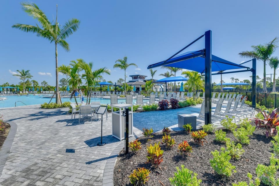 Golfer's Oasis w/ Pool! Venice Condo on 5th Hole House in North Port