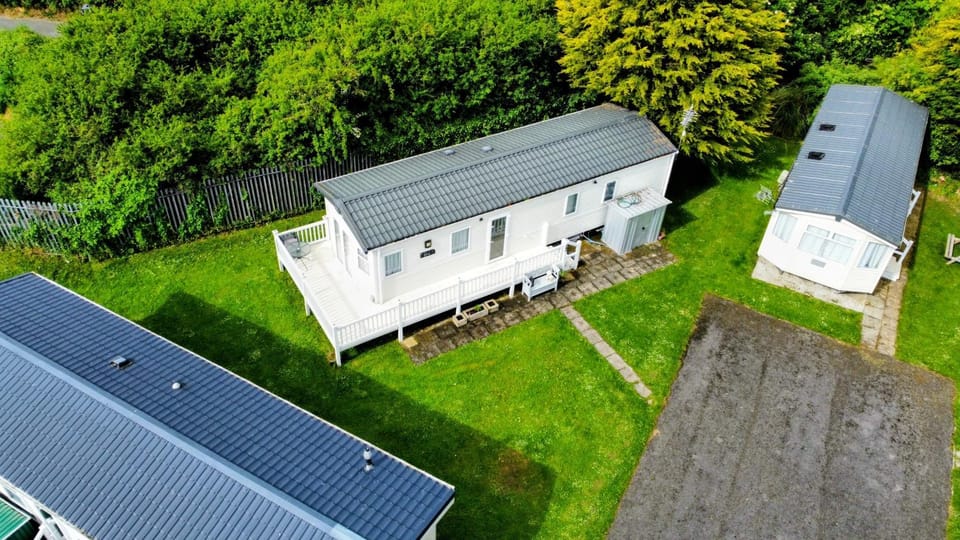 Property building, Day, Bird's eye view, Garden view