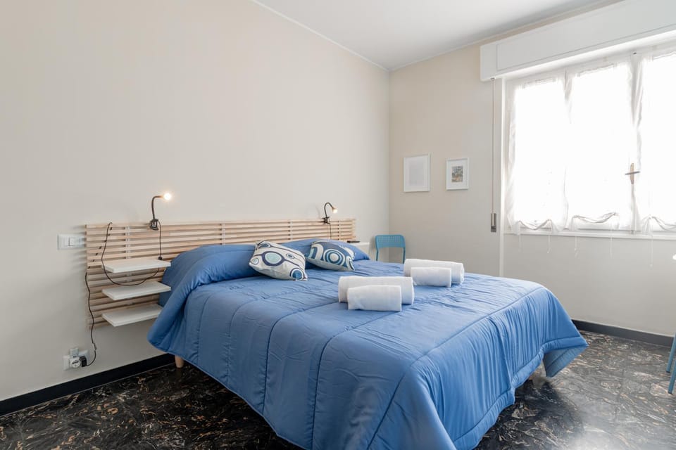 Bed, Decorative detail, Bedroom