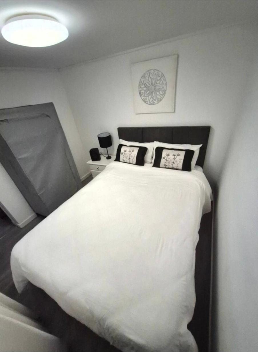 T1 Amadora Bed and Breakfast in Lisbon District