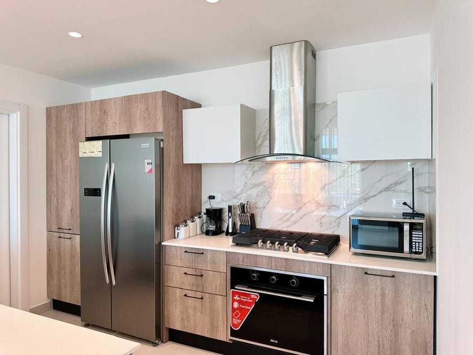 microwave, oven, kitchen
