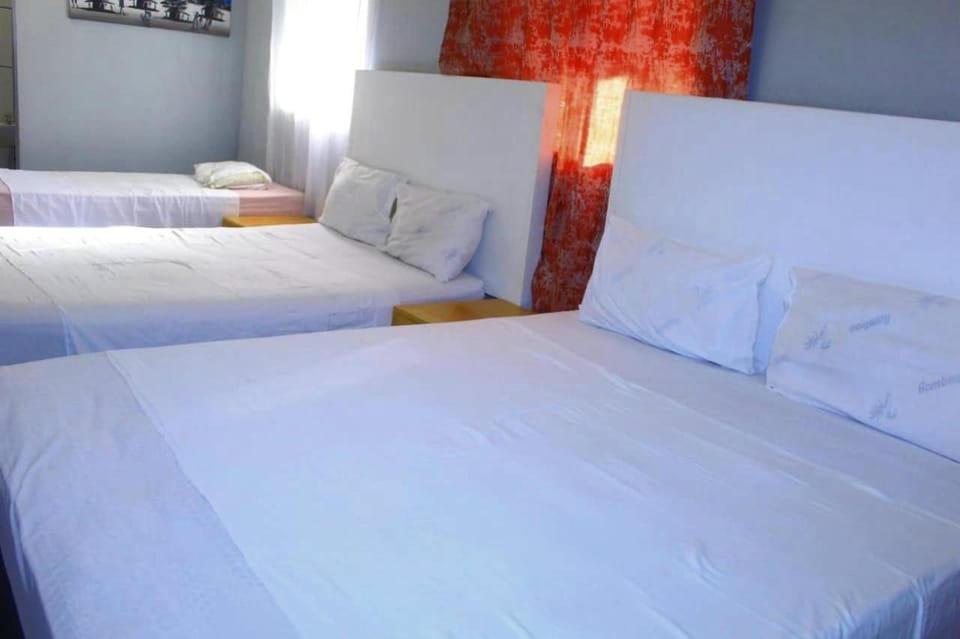 Ngraje Guest House 187 Joubert Street Bed and Breakfast in Gauteng