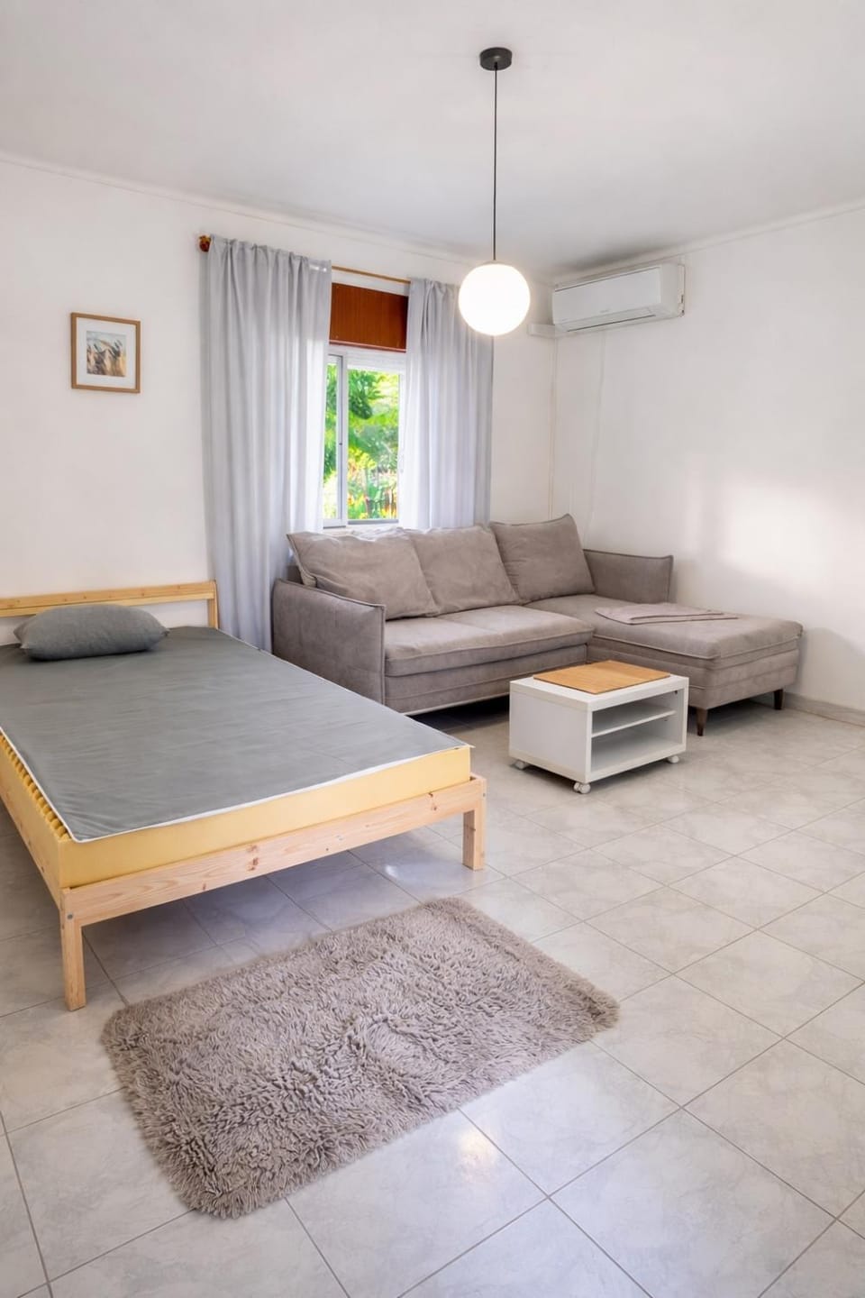 Stay in Corroios Near Lisbon and 15 Min from the Beach - Casa Acolhedora em Corroios Perto de Lisboa e da Praia House in Setubal District