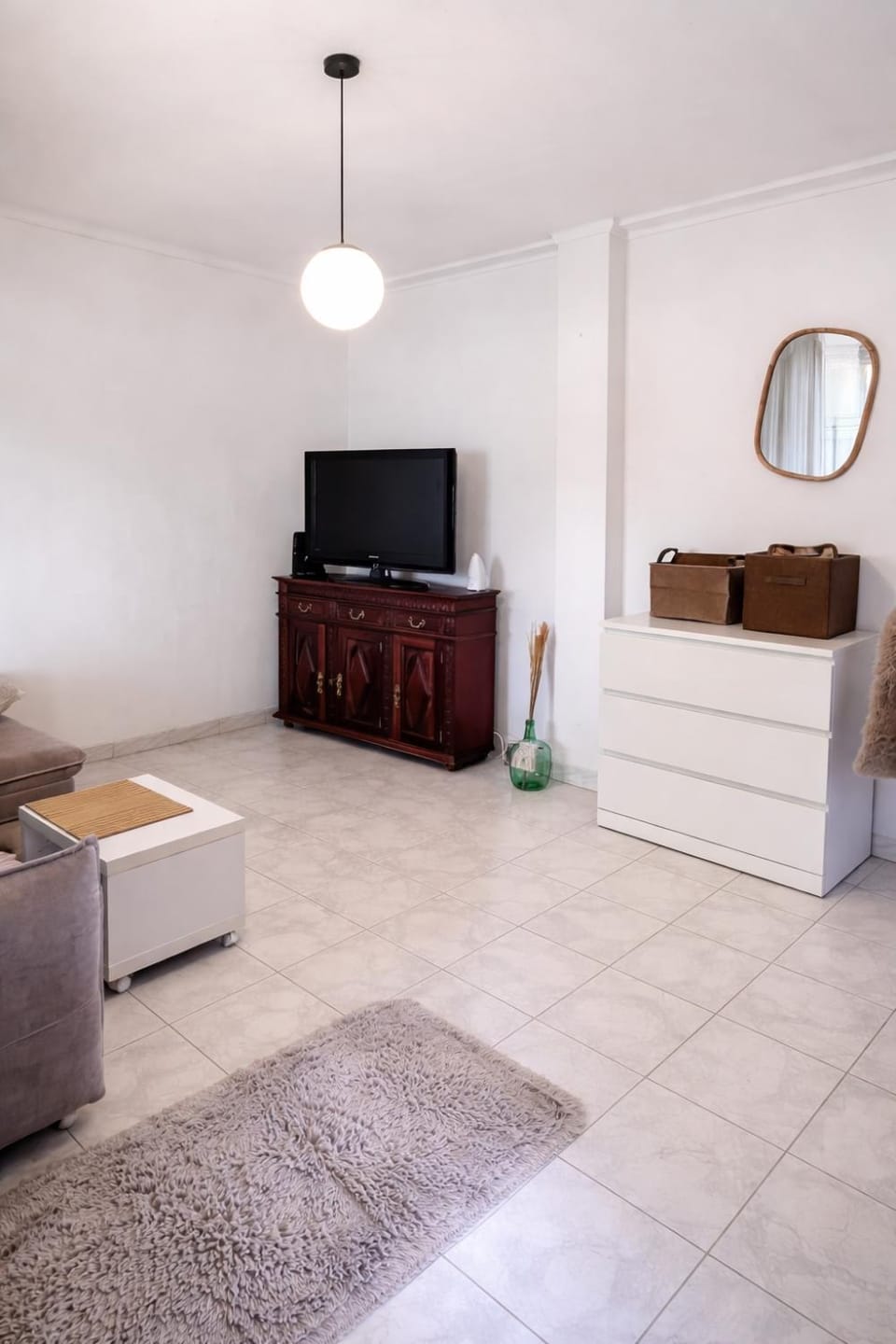Stay in Corroios Near Lisbon and 15 Min from the Beach - Casa Acolhedora em Corroios Perto de Lisboa e da Praia House in Setubal District