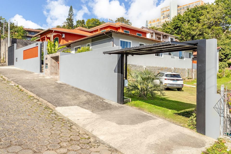 Facade/entrance, Parking