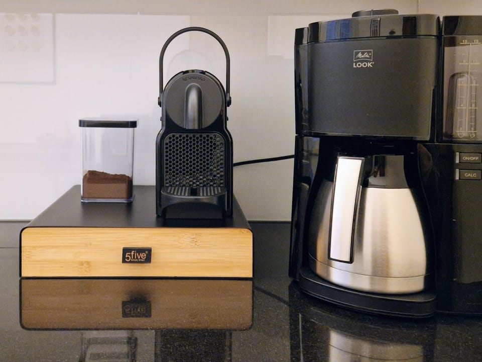 Coffee/tea facilities, Kitchen or kitchenette