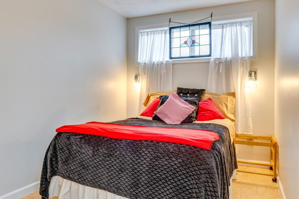 Walkable Delphi Studio on Main Street w/ Parking Apartment in Indiana
