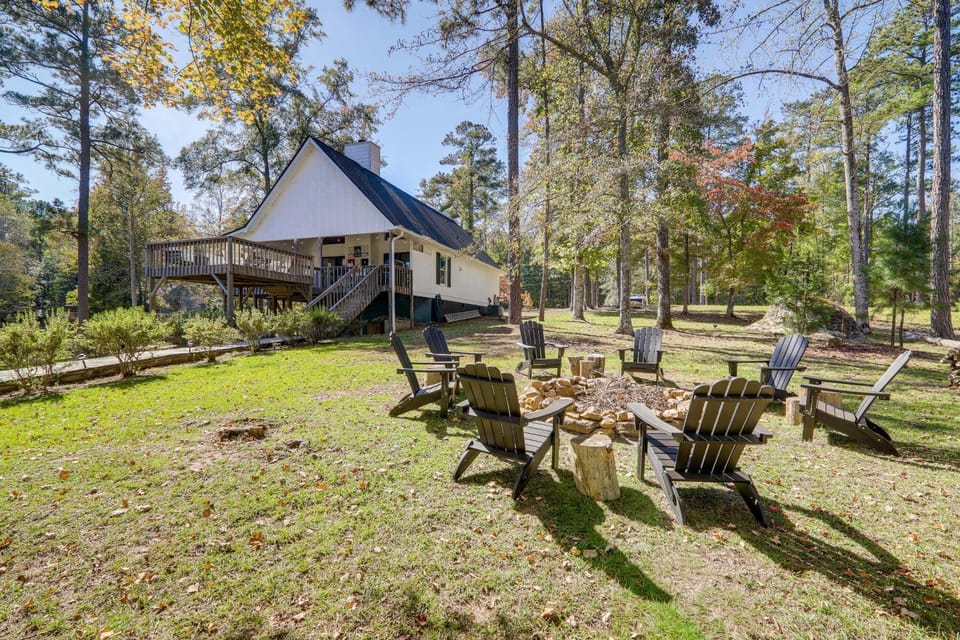 Wilderness Retreat on Crooked Creek, Lake Sinclair House in Lake Sinclair