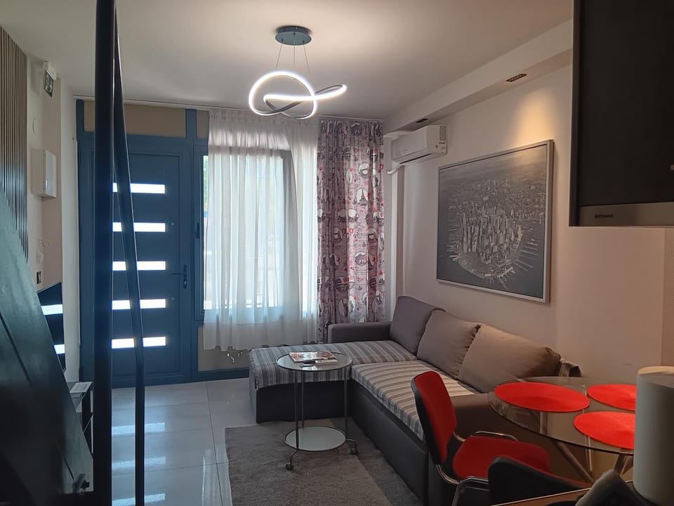 Living room, Photo of the whole room, Seating area