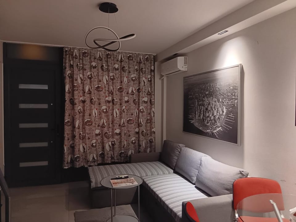 Kitchen or kitchenette, Living room, Photo of the whole room, Seating area, Dining area