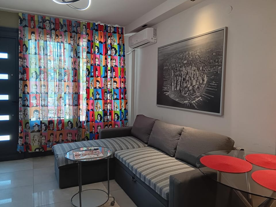 Living room, Seating area, Dining area, air conditioner