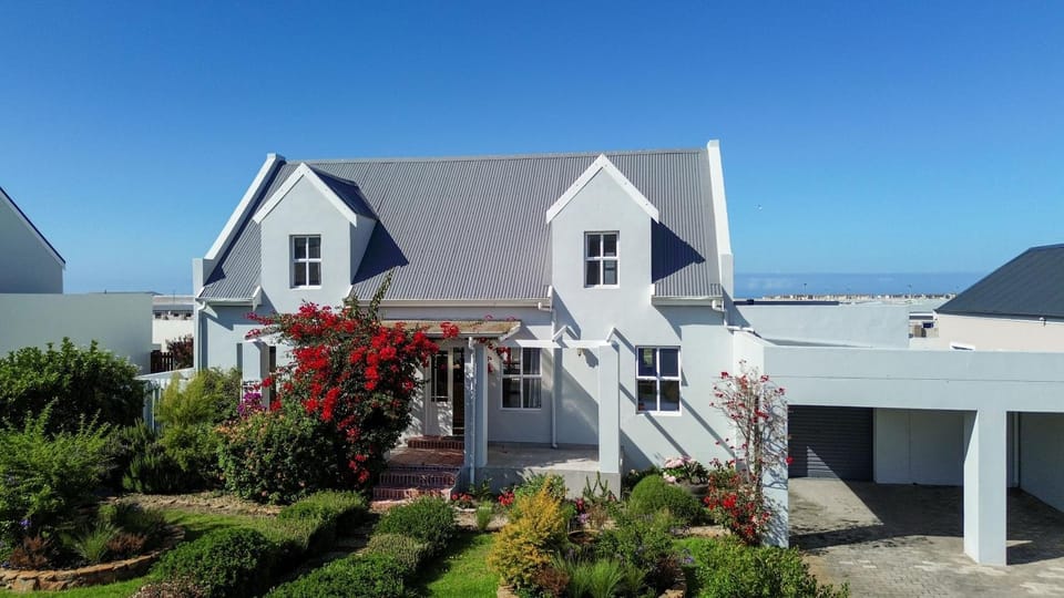 Property building, Garden, Garden view