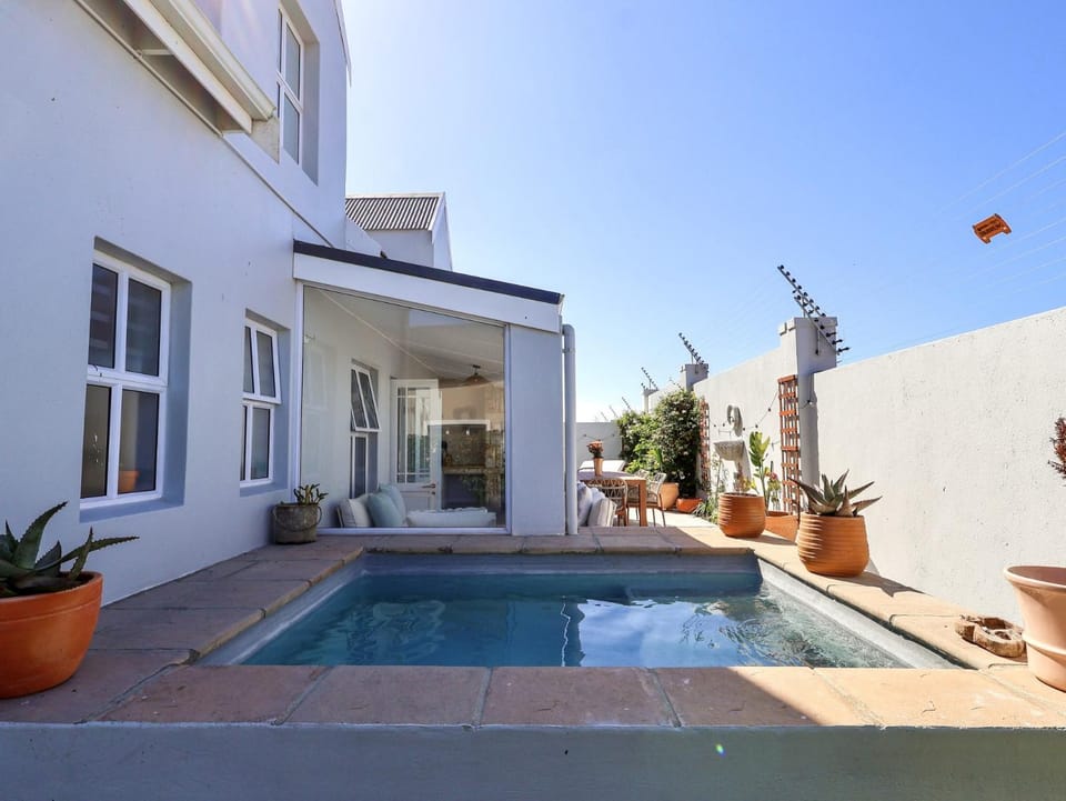 Property building, Pool view, Swimming pool