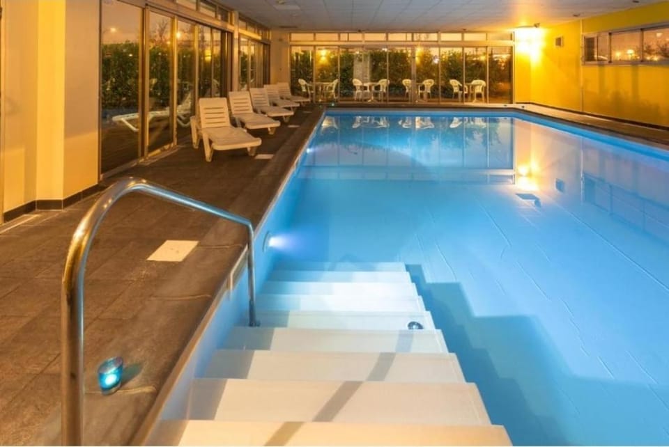Swimming pool, Swimming pool