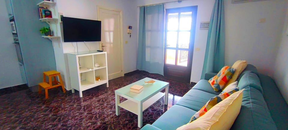 Communal lounge/ TV room, TV and multimedia, Living room, Seating area