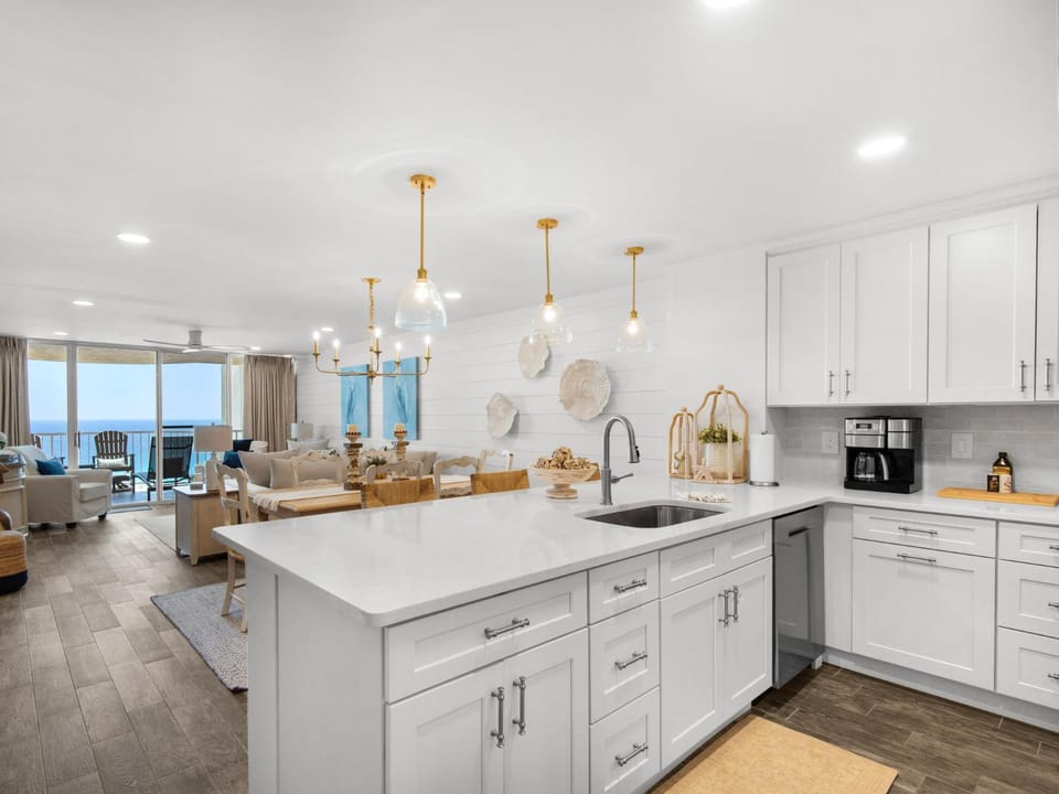 Day, Kitchen or kitchenette, Living room, Sea view, furniture, microwave, wardrobe, elevator