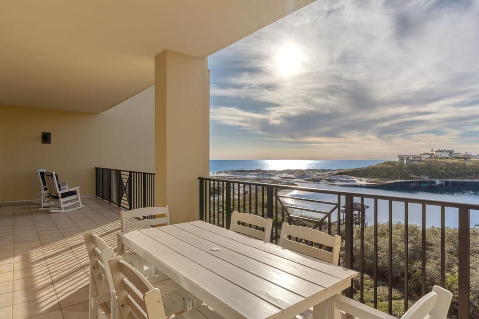 Day, Balcony/Terrace, Seating area, Dining area, Sea view, furniture
