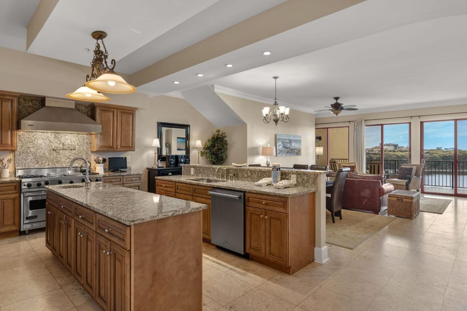 Day, Kitchen or kitchenette, Living room, Seating area, furniture, microwave, oven