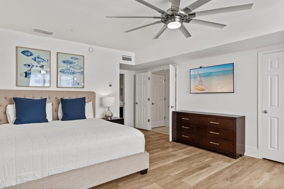 Inn at Crystal Beach 704 by Newman-Dailey Apartment in Destin