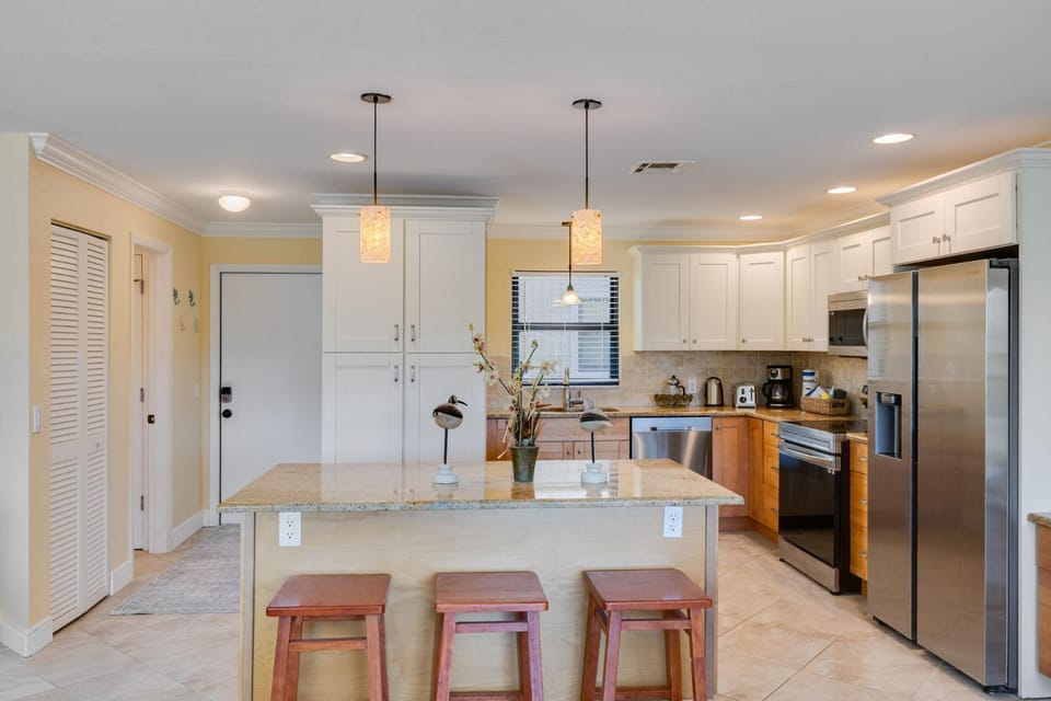 Gorgeous 2 Story Villa at Blind Pass Condos House in Sanibel Island