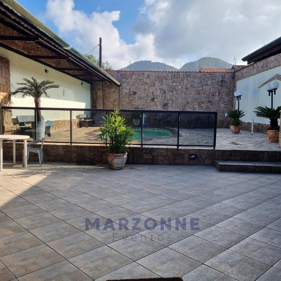 Marzonne Eventos House in Itanhaém
