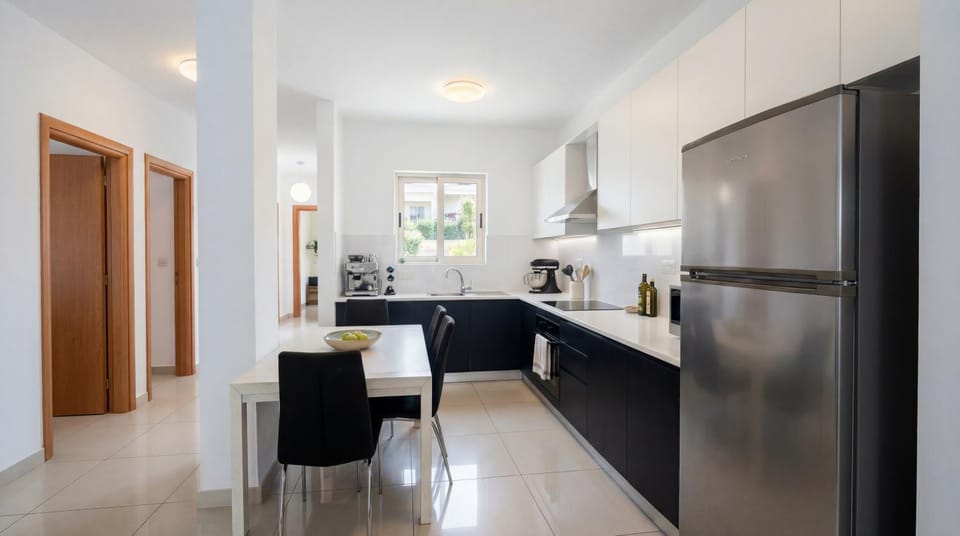 Kitchen or kitchenette, Dining area, oven, stove