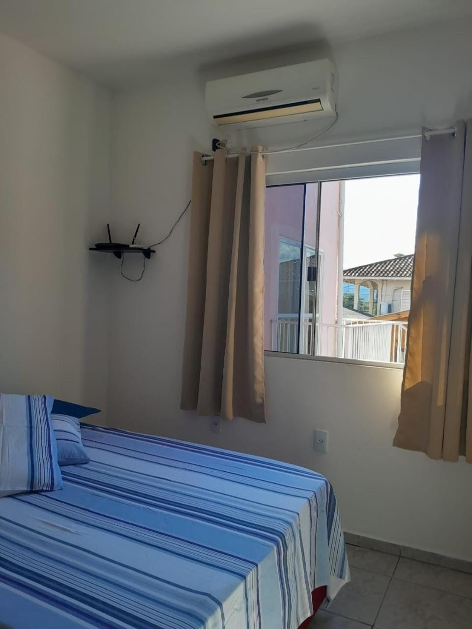 Bedroom, air conditioner