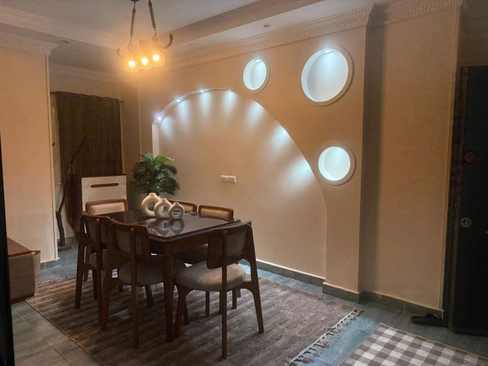 New 2BR Apartment Spacious Living Area شقة جديدة اكتوبر تجهيز مكيفه بالكامل 2026 غرفتين نوم وريسبشن قطعتين للعائلات فقط او اثنين من نفس الجنسين Apartment in Egypt