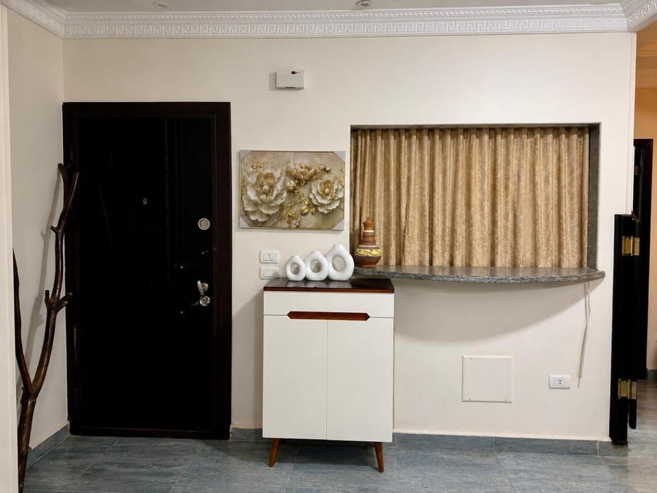 New 2BR Apartment Spacious Living Area شقة جديدة اكتوبر تجهيز مكيفه بالكامل 2026 غرفتين نوم وريسبشن قطعتين للعائلات فقط او اثنين من نفس الجنسين Apartment in Egypt