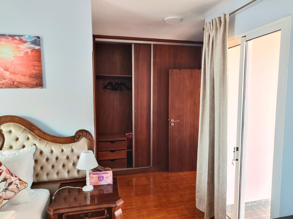 Bedroom, wardrobe